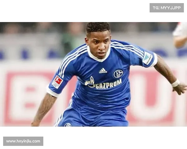 法尔范在沙尔克04踢中锋位置固定